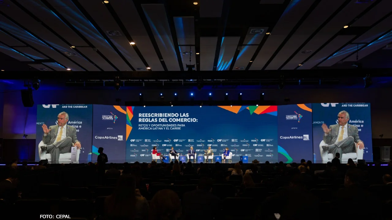 José Manuel Salazar-Xirinachs, secretario Ejecutivo de la Comisión Económica para América Latina y el Caribe (CEPAL), opina que el comercio en América Latina debe diversificarse. 