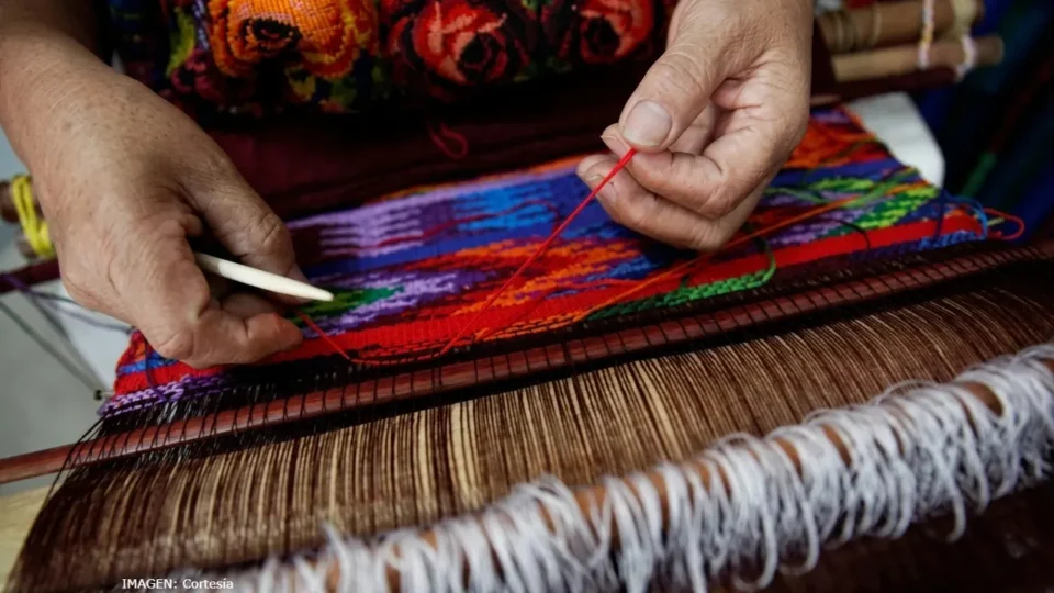 Lanzan iniciativa Vs plagio de diseños textiles indígenas en BC