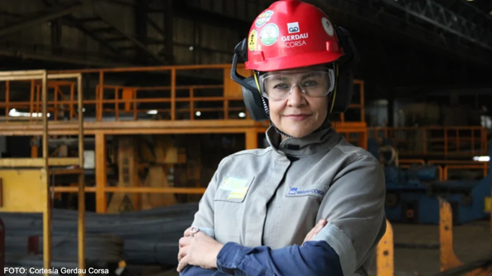 Mujeres ganan espacio en la industria siderúrgica