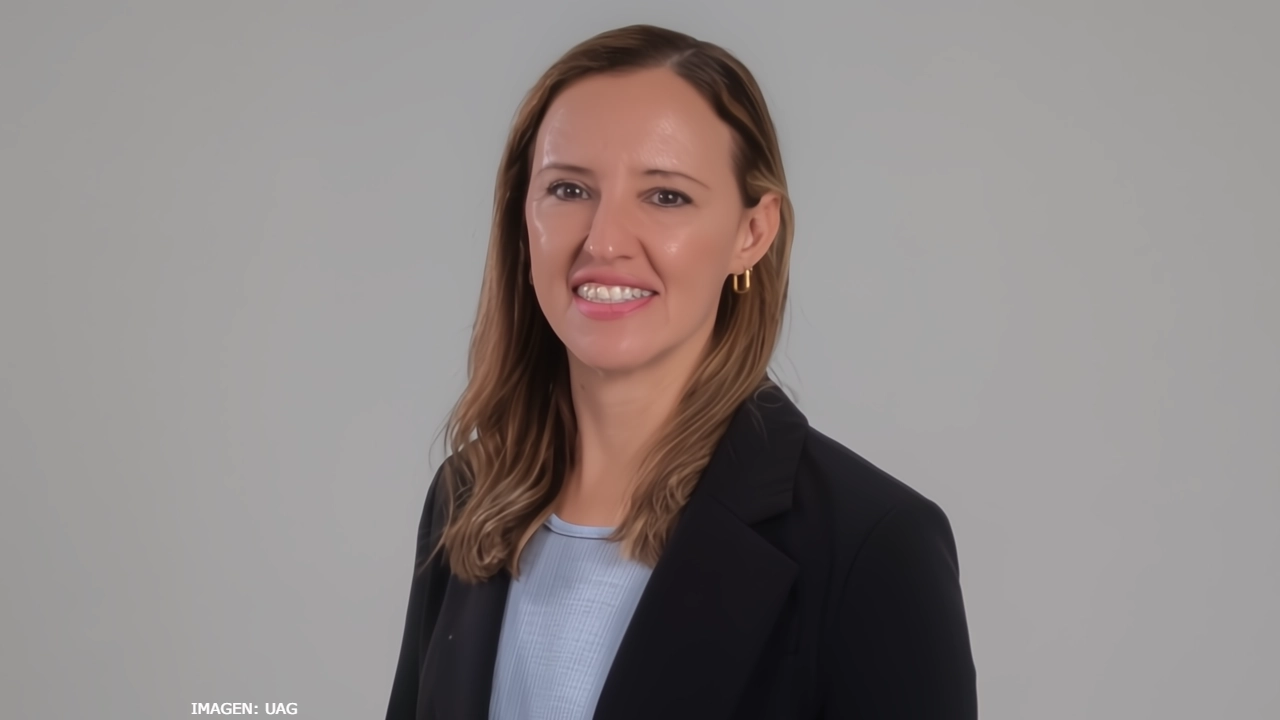 Iliana Casillas Gaxiola, directora de la Ingeniería de Software y Minería de Datos de la Universidad Autónoma de Guadalajara (UAG), habló de la transformación digital en las pymes,. Explicó que la Ingeniería de Software y Minería de Datos de la UAG comienza por analizar el funcionamiento de la empresa para detectar dónde se pierde información y qué procesos limitan la productividad.